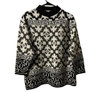 Vintage Grace Three Quarter Sleeved Sweater